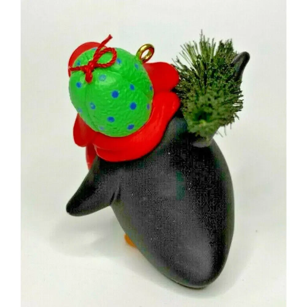 2003 Hallmark Dad Penguin Ornament U65 8898‎